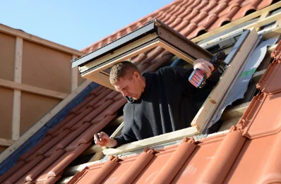Pose de fenêtres de toit Velux à Wittring